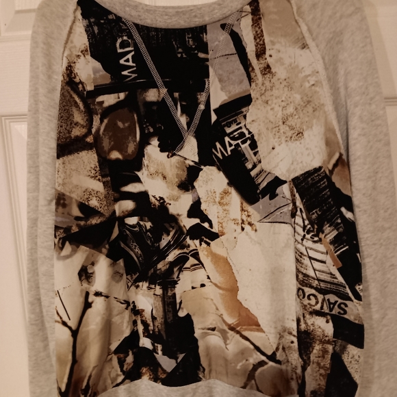 Mossimo Women’s Grey Woodsy Tree Crew Neck Sweatshirt - Picture 1 of 3